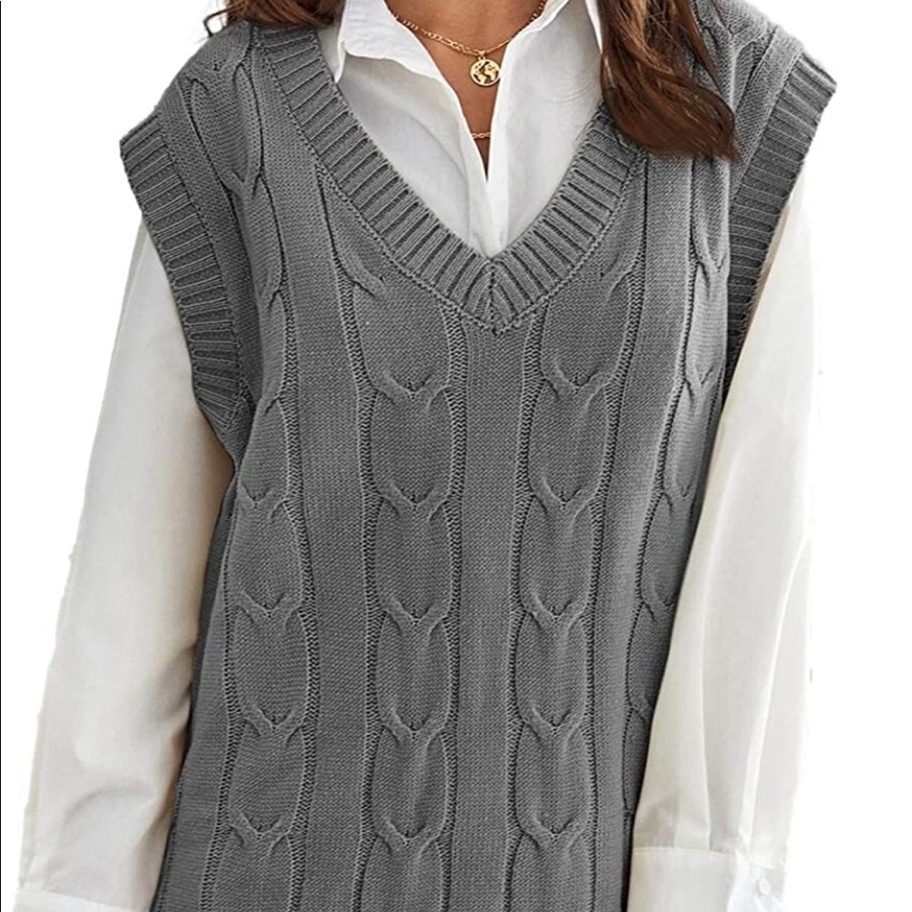 Amazon Gray Women's Knitted Sweater Vest V Neck Casual Oversized - NEW